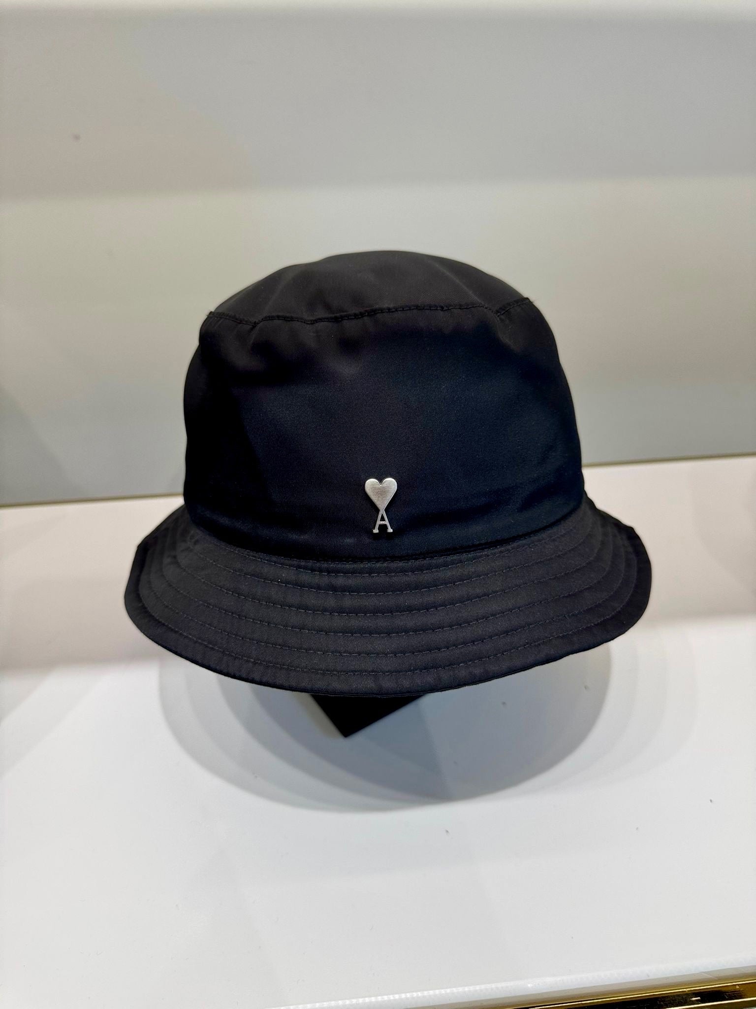 Heart Bucket hat