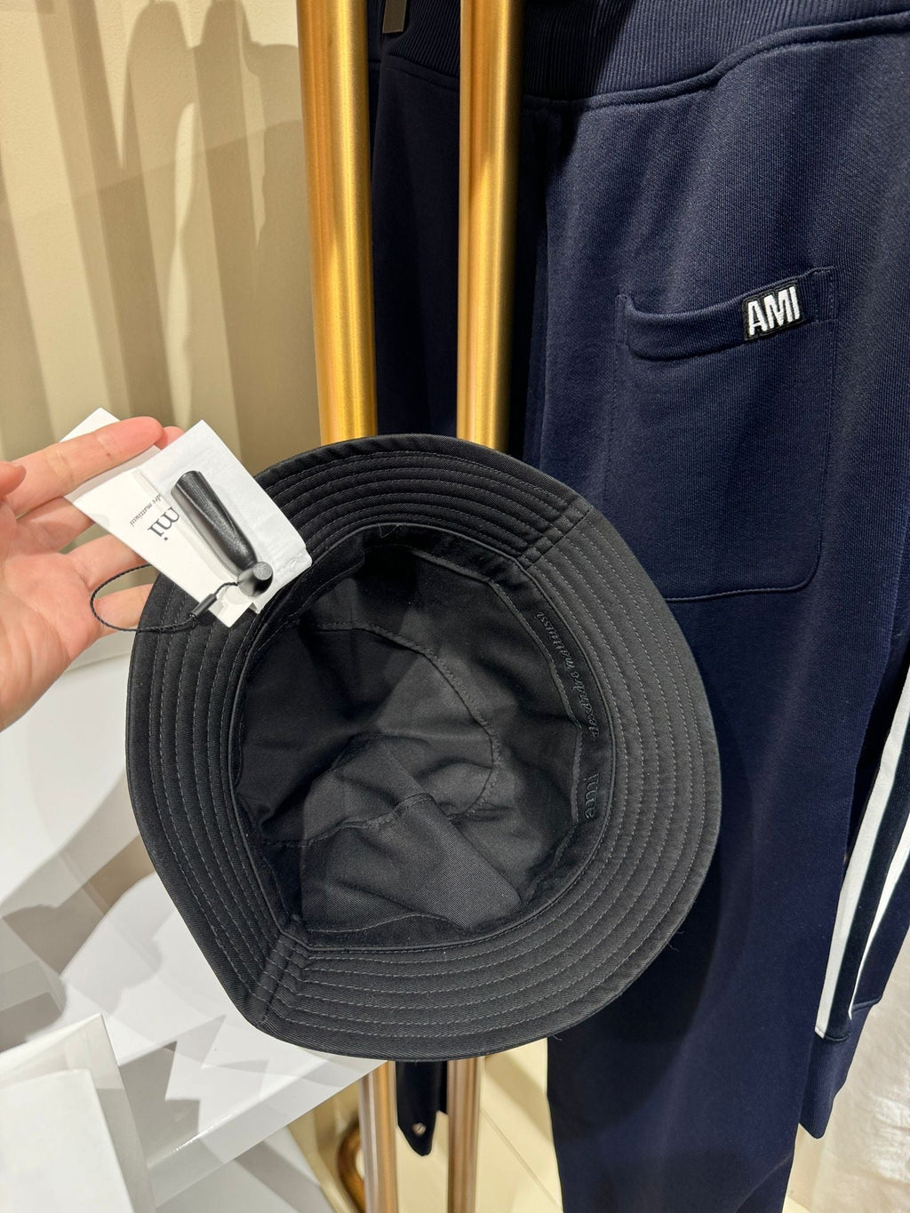Noir bucket Hat